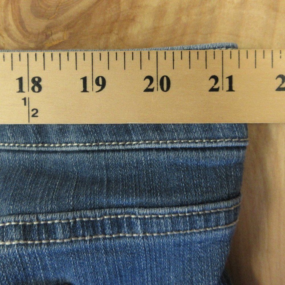 TORRID Perfect Boyfriend Ankle Mid-Rise Jeans Size 22W Ripped Stretch Denim NWT - Picture 14 of 16